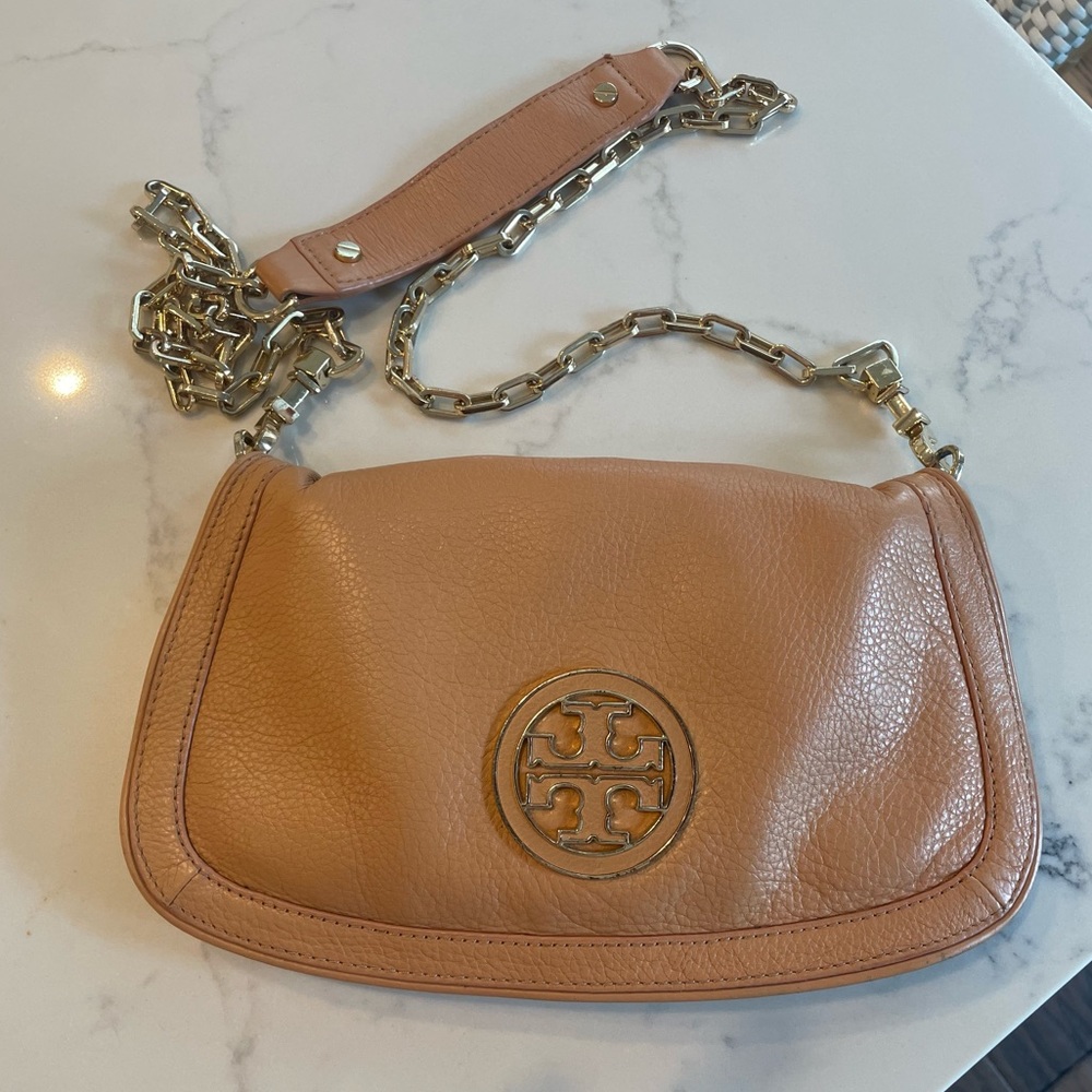 Tory Burch 'Amanda' Logo Flap Clutch in Royal Tan